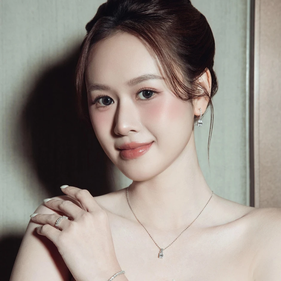 Nữ diễn viên bị Trấn Thành chê như “ma cây gầy trơ xương”: Giờ là cực phẩm visual, body nét căng không tì vết Nữ diễn viên bị Trấn Thành chê như “ma cây gầy trơ xương”: Giờ là cực phẩm visual, body nét căng không tì vết