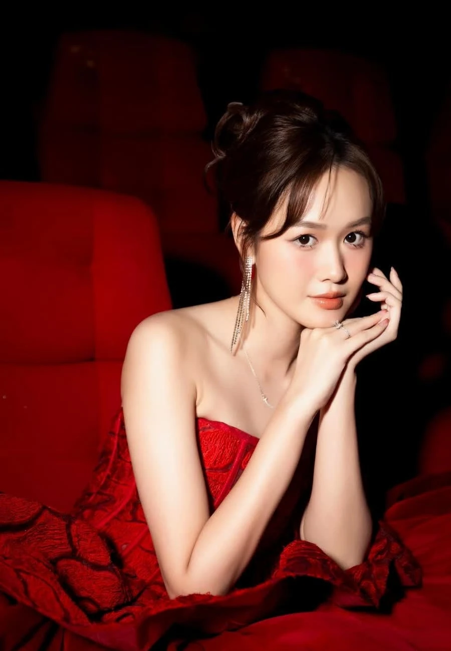 Nữ diễn viên bị Trấn Thành chê như “ma cây gầy trơ xương”: Giờ là cực phẩm visual, body nét căng không tì vết Nữ diễn viên bị Trấn Thành chê như “ma cây gầy trơ xương”: Giờ là cực phẩm visual, body nét căng không tì vết