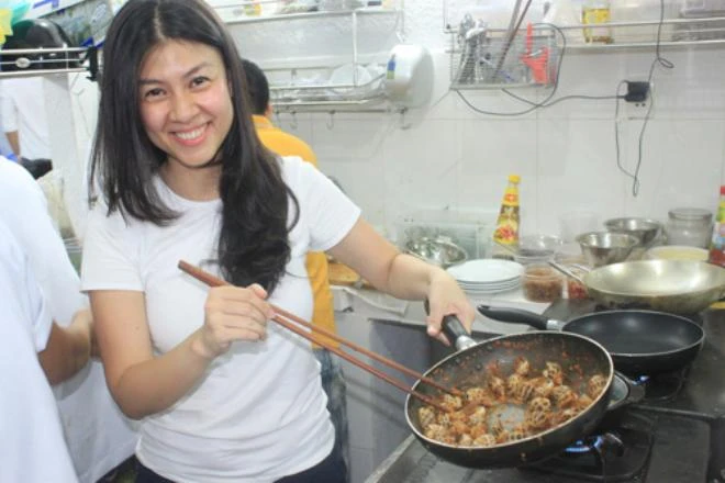 Nữ diễn viên đình đám bỏ showbiz đi bán xôi cua ở đường Nguyễn Lương Bằng, TP.HCM Nữ diễn viên đình đám bỏ showbiz đi bán xôi cua ở đường Nguyễn Lương Bằng, TP.HCM