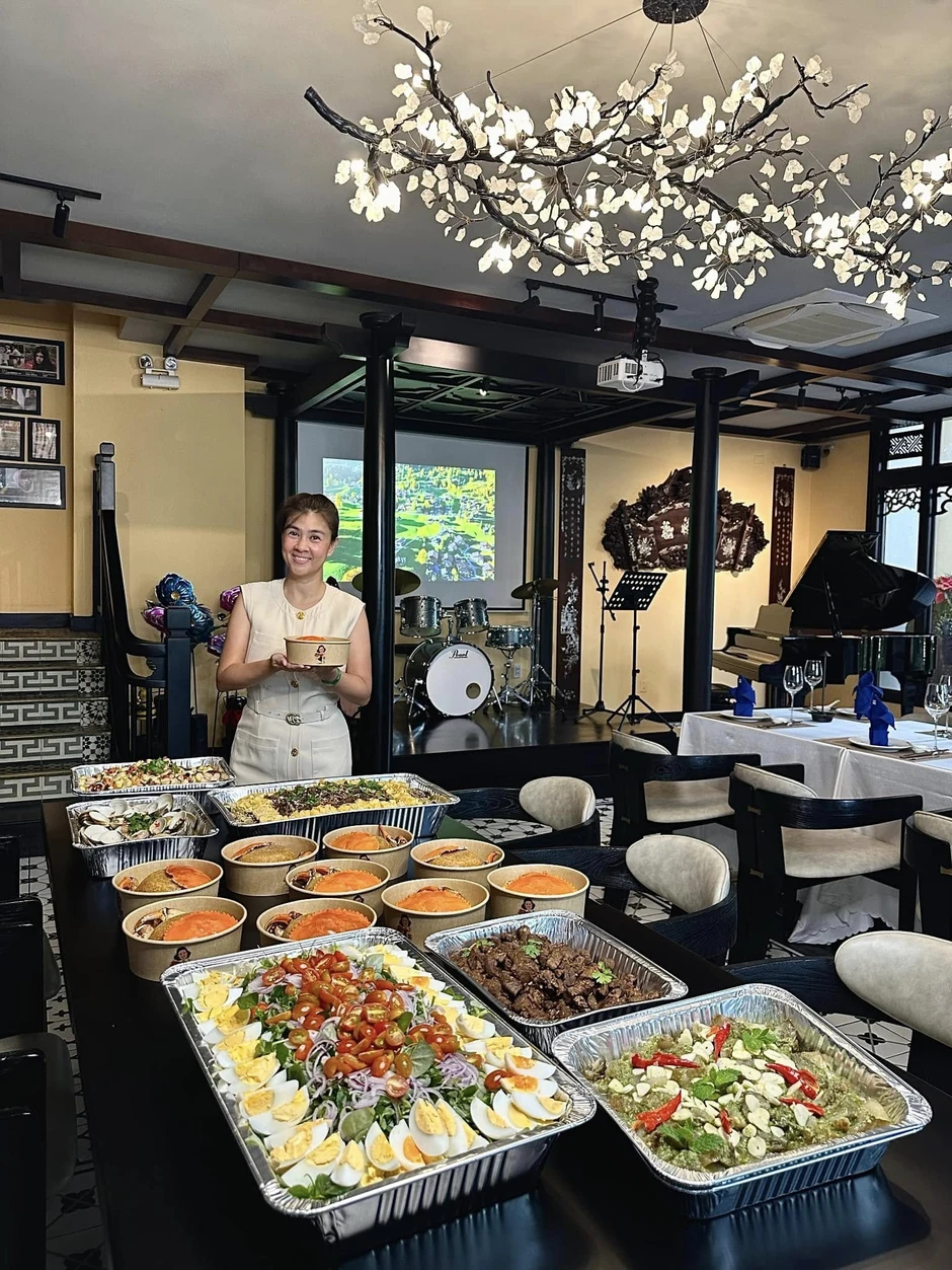 Nữ diễn viên đình đám bỏ showbiz đi bán xôi cua ở đường Nguyễn Lương Bằng, TP.HCM Nữ diễn viên đình đám bỏ showbiz đi bán xôi cua ở đường Nguyễn Lương Bằng, TP.HCM