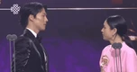 Nữ diễn viên E. lâm thảm cảnh: Liệt dây thần kinh mặt, người sưng phù vẫn phải tiếp tục quay phim