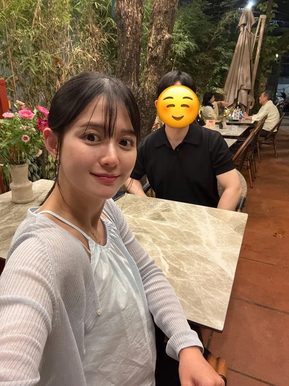 Nữ diễn viên Hàn Quốc ăn phở, uống cà phê đường tàu ở Hà Nội Nữ diễn viên Hàn Quốc ăn phở, uống cà phê đường tàu ở Hà Nội