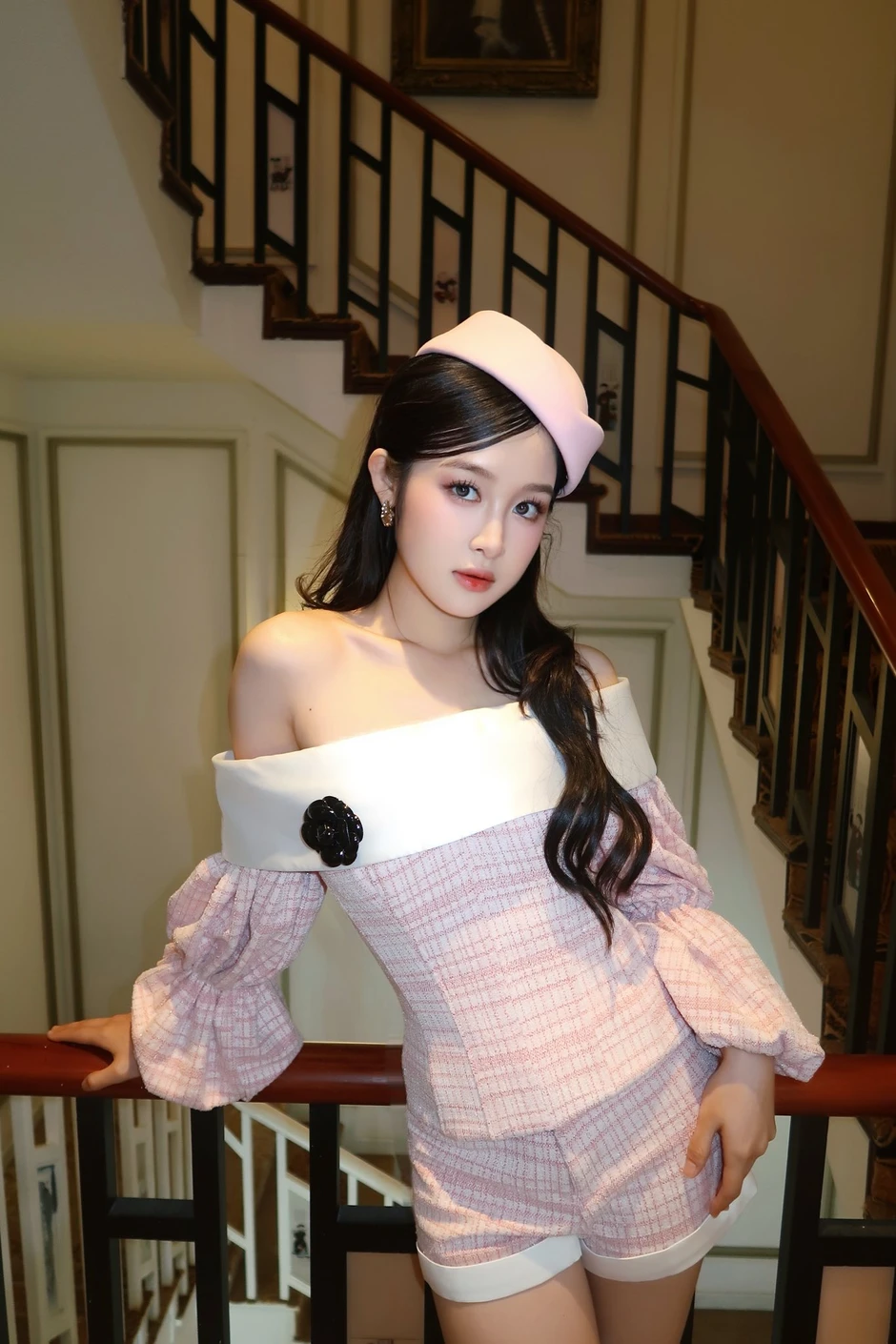 Nữ diễn viên hot trong Bóng Ma Hạnh Phúc thông báo tin vui Nữ diễn viên hot trong Bóng Ma Hạnh Phúc thông báo tin vui