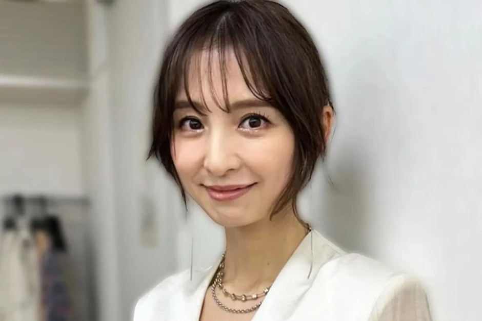 Nữ diễn viên lộ file ghi âm ngoại tình với giám đốc có vợ con, nay cưới CEO công nghệ hơn 7 tuổi