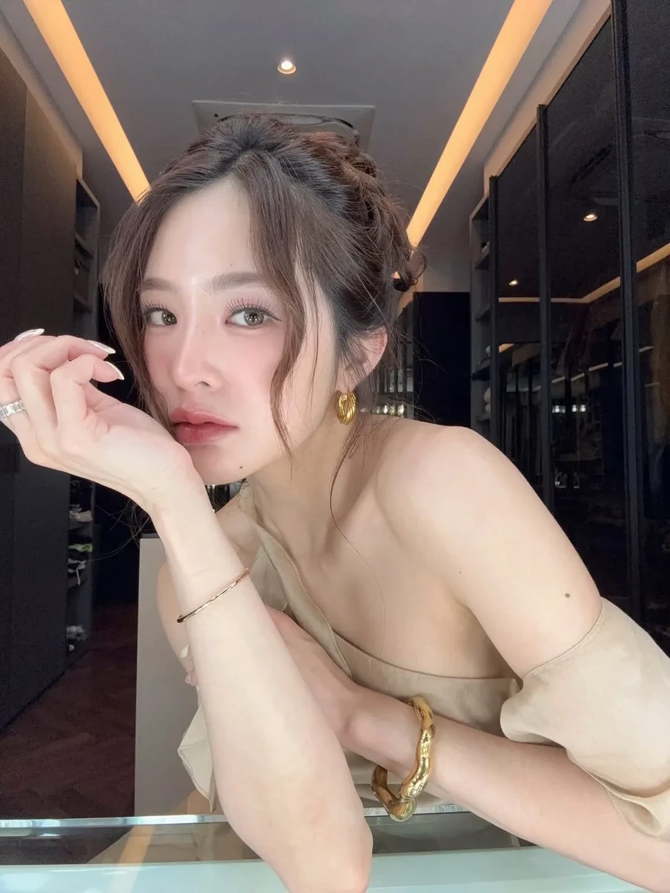 Nữ diễn viên Mild Lapassalan: Nàng dâu hào môn giữa bê bối gia tộc Singha Nữ diễn viên Mild Lapassalan: Nàng dâu hào môn giữa bê bối gia tộc Singha