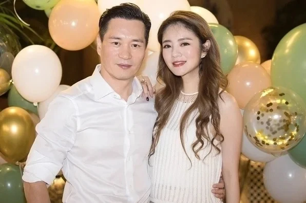 Nữ diễn viên phim giờ vàng có chồng đại gia bị bắt bị ngân hàng đuổi về khi ra rút 155 tỷ tiền tiết kiệm Nữ diễn viên phim giờ vàng có chồng đại gia bị bắt bị ngân hàng đuổi về khi ra rút 155 tỷ tiền tiết kiệm