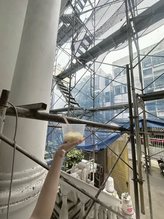 Nữ diễn viên SN 1982 chưa chồng xây biệt thự mặt tiền, vừa ăn xôi, vừa giám sát Nữ diễn viên SN 1982 chưa chồng xây biệt thự mặt tiền, vừa ăn xôi, vừa giám sát