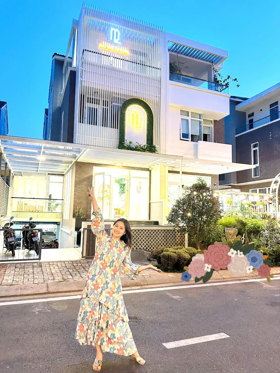 Nữ diễn viên SN 1985 giải nghệ ở tuổi 39: Giờ làm mẹ đơn thân, sống trong biệt thự mặt tiền ở Sài thành Nữ diễn viên SN 1985 giải nghệ ở tuổi 39: Giờ làm mẹ đơn thân, sống trong biệt thự mặt tiền ở Sài thành