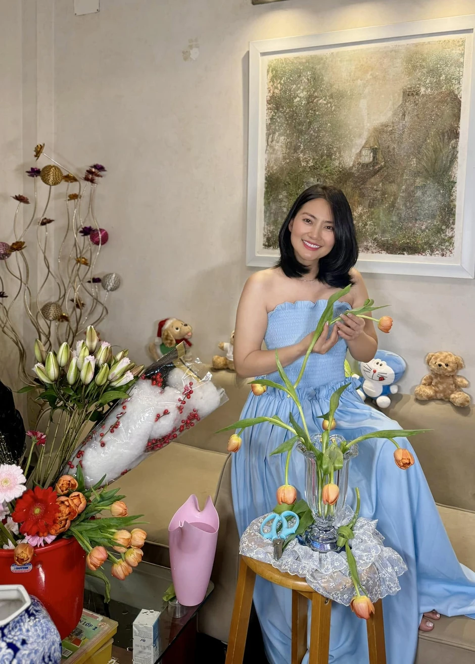 Nữ diễn viên SN 1985 giải nghệ ở tuổi 39: Giờ làm mẹ đơn thân, sống trong biệt thự mặt tiền ở Sài thành Nữ diễn viên SN 1985 giải nghệ ở tuổi 39: Giờ làm mẹ đơn thân, sống trong biệt thự mặt tiền ở Sài thành