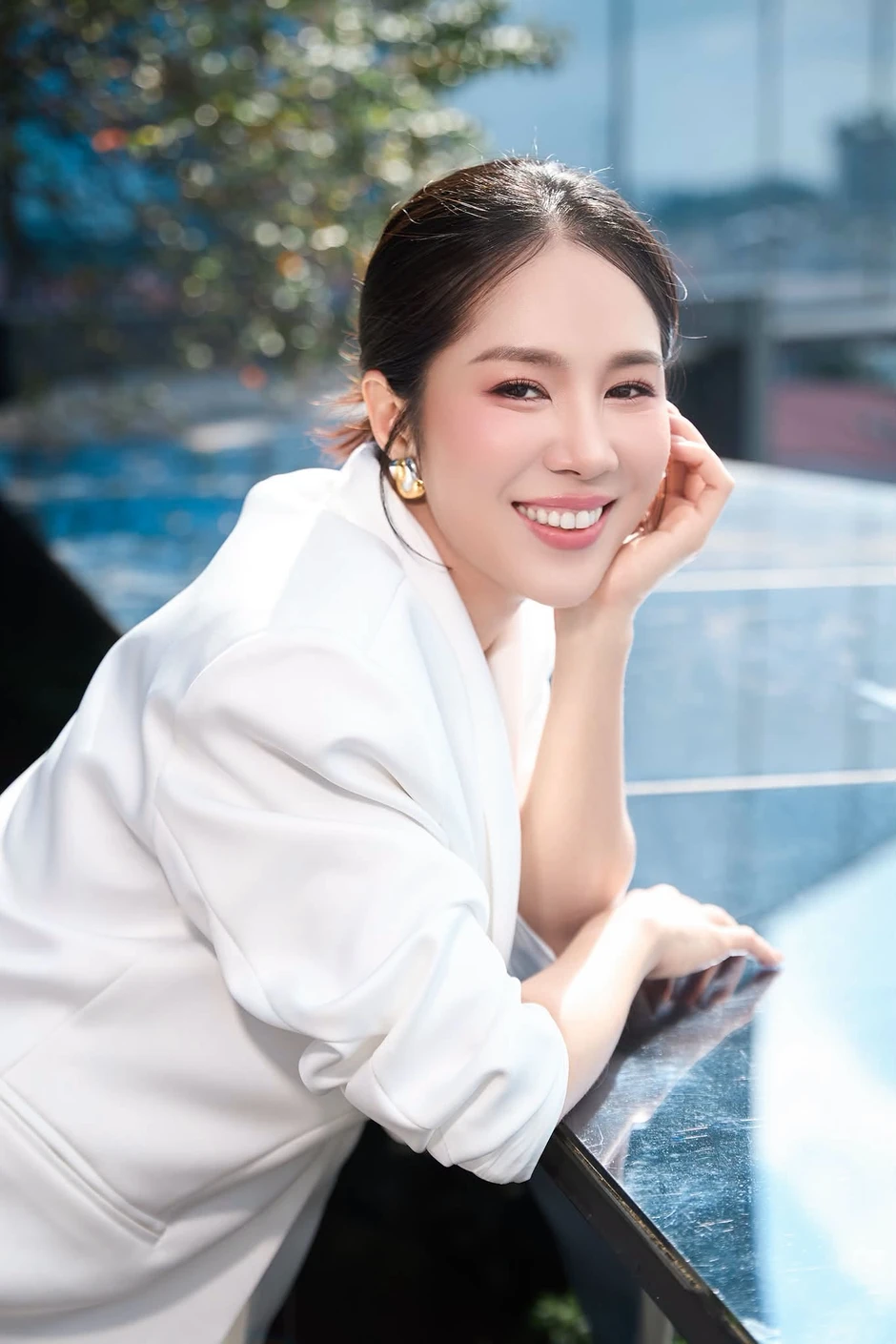 Nữ diễn viên Việt chia tay tài tử điển trai, 1 mình nuôi con rồi kết hôn với đàn em kém 7 tuổi Nữ diễn viên Việt chia tay tài tử điển trai, 1 mình nuôi con rồi kết hôn với đàn em kém 7 tuổi