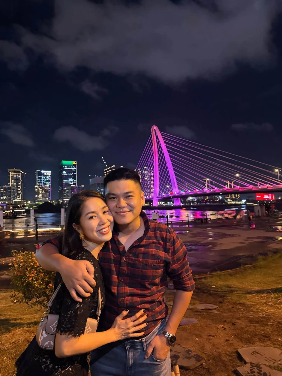Nữ diễn viên Việt chia tay tài tử điển trai, 1 mình nuôi con rồi kết hôn với đàn em kém 7 tuổi Nữ diễn viên Việt chia tay tài tử điển trai, 1 mình nuôi con rồi kết hôn với đàn em kém 7 tuổi
