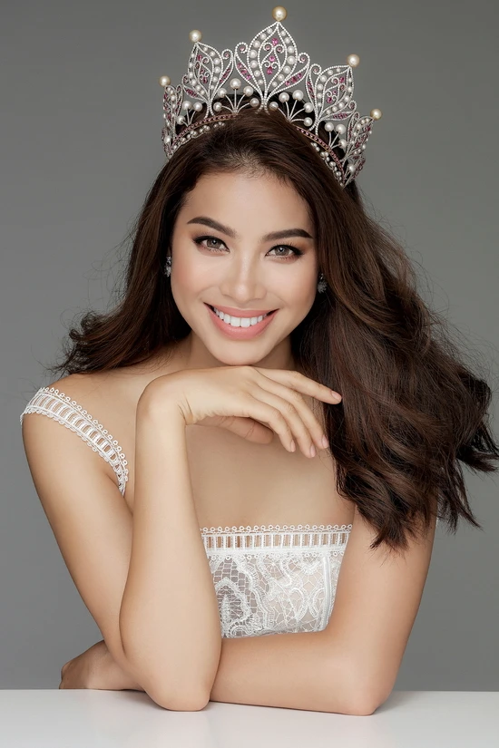 Nữ giảng viên quê Hải Phòng từng nổi đình đám showbiz từ năm 24 tuổi, hiện bán hoa, làm trang trí đám cưới ở Mỹ, sống trong biệt thự 2 tầng Nữ giảng viên quê Hải Phòng từng nổi đình đám showbiz từ năm 24 tuổi, hiện bán hoa, làm trang trí đám cưới ở Mỹ, sống trong biệt thự 2 tầng