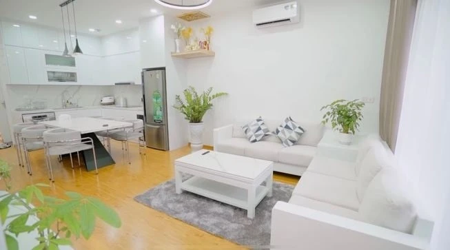 Nữ MC Đường lên đỉnh Olympia từng đỗ 4 trường đại học, sở hữu bất động sản từ Bắc vào Nam trước năm 30 tuổi Nữ MC Đường lên đỉnh Olympia từng đỗ 4 trường đại học, sở hữu bất động sản từ Bắc vào Nam trước năm 30 tuổi