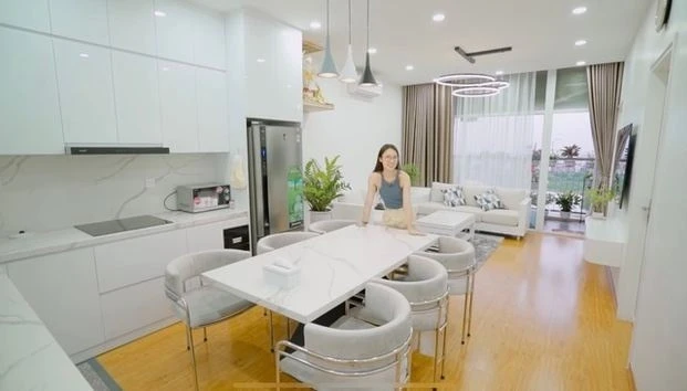 Nữ MC Đường lên đỉnh Olympia từng đỗ 4 trường đại học, sở hữu bất động sản từ Bắc vào Nam trước năm 30 tuổi Nữ MC Đường lên đỉnh Olympia từng đỗ 4 trường đại học, sở hữu bất động sản từ Bắc vào Nam trước năm 30 tuổi