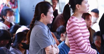 Nữ MC nổi tiếng miền Nam phải bấm tay, siết chặt cơ thể: "Tôi day dứt vô cùng"