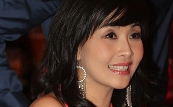 Nữ nghệ sĩ 3 đời chồng từ Mỹ về nước, nhắc thẳng tên Hồng Đào, Việt Hương Nữ nghệ sĩ 3 đời chồng từ Mỹ về nước, nhắc thẳng tên Hồng Đào, Việt Hương