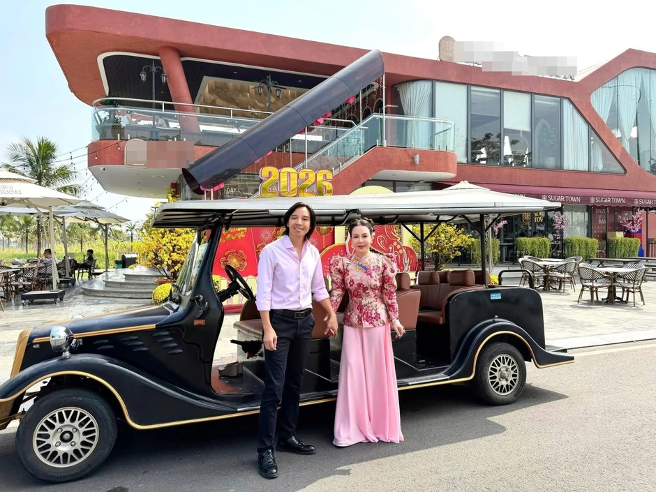 Nữ nghệ sĩ đình đám đi bán bánh ở đường Vĩnh Viễn, TP.HCM Nữ nghệ sĩ đình đám đi bán bánh ở đường Vĩnh Viễn, TP.HCM