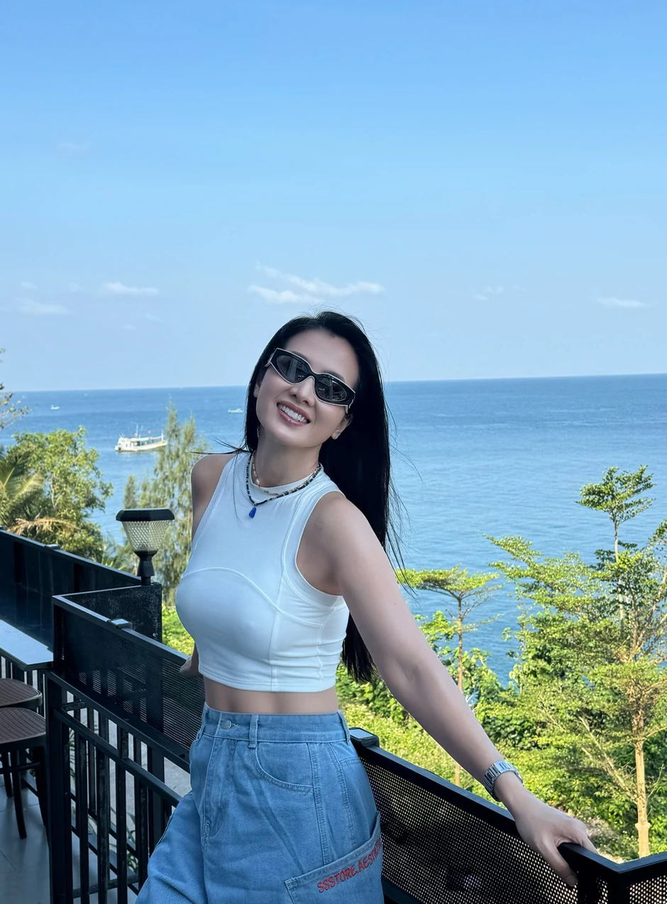 Nữ nghệ sĩ là mẹ đơn thân, U45 vẫn đẹp rực rỡ, có bạn trai yêu mến nhưng không cưới Nữ nghệ sĩ là mẹ đơn thân, U45 vẫn đẹp rực rỡ, có bạn trai yêu mến nhưng không cưới
