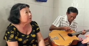 Nữ nghệ sĩ miền Nam đi bán vé số, con gái mắc bệnh, phải ở trọ cực khổ