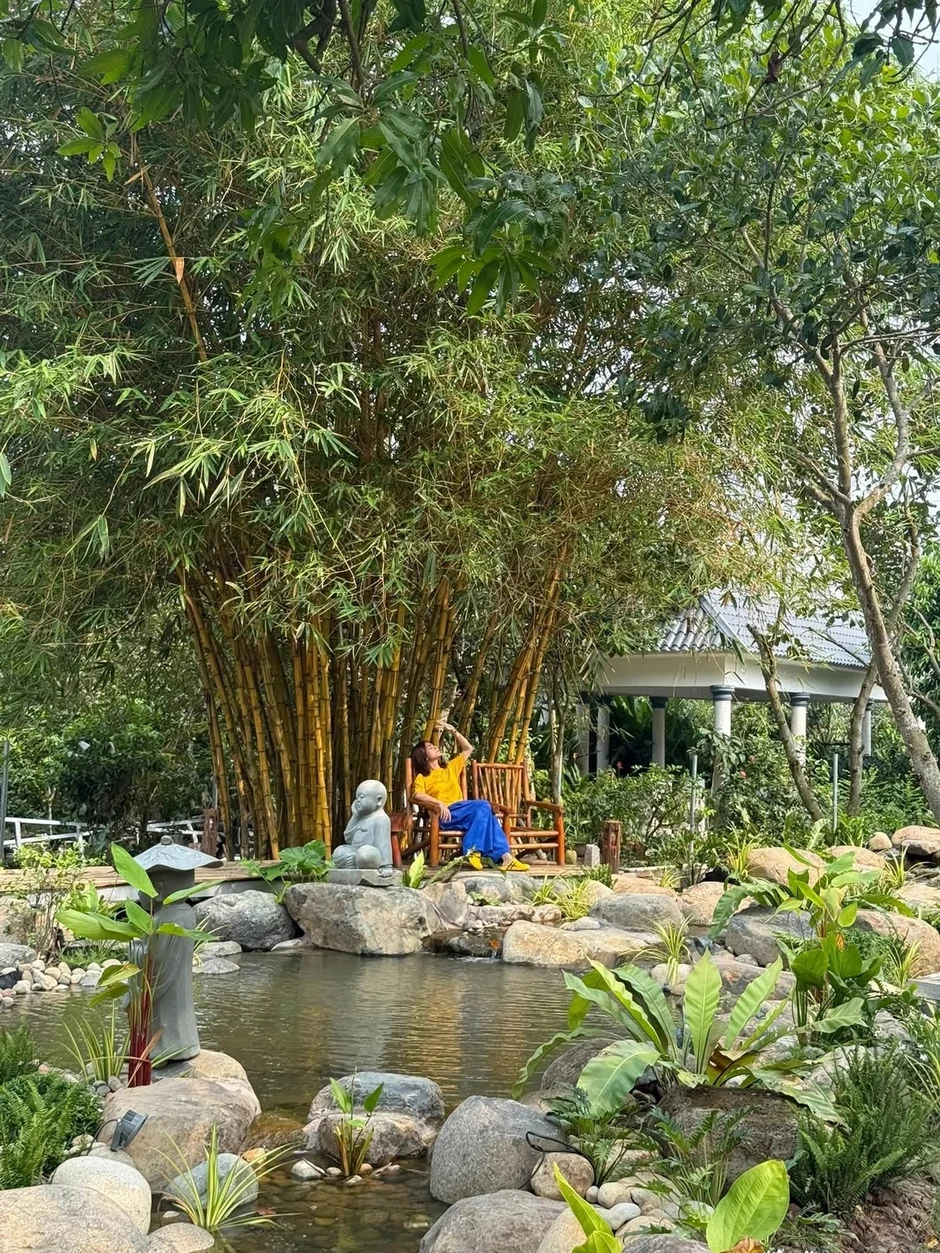Nữ nghệ sĩ quê Tiền Giang lấy đại gia, sinh 4 con: Anh đi ra đi vào, ôm miết thôi! Nữ nghệ sĩ quê Tiền Giang lấy đại gia, sinh 4 con: Anh đi ra đi vào, ôm miết thôi!