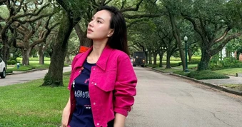 Nữ nghệ sĩ sang Mỹ, mẹ chồng dạy: "Con có thể mất tất cả nhưng đừng để mất đức tin"