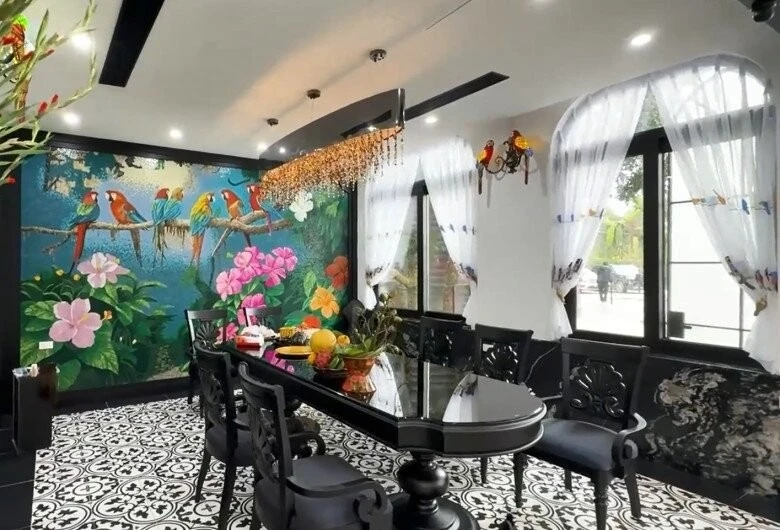 Nữ NSND trẻ nhất Việt Nam ở biệt phủ 8.000m² Nữ NSND trẻ nhất Việt Nam ở biệt phủ 8.000m²