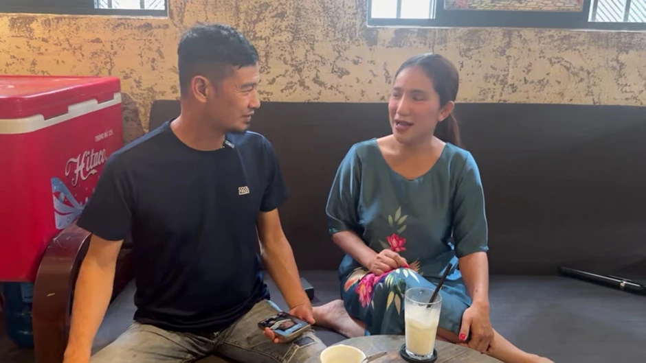 Nữ NSƯT 50 tuổi đóng quán, đàn anh nói 1 câu Nữ NSƯT 50 tuổi đóng quán, đàn anh nói 1 câu