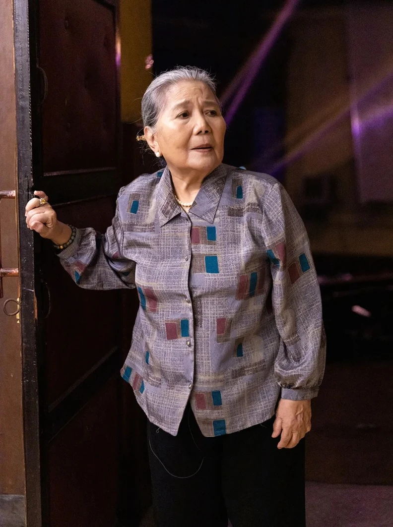 Nữ NSƯT 81 tuổi phải nuôi 2 cháu nội: "Trách nhiệm trên vai tôi rất nặng" Nữ NSƯT 81 tuổi phải nuôi 2 cháu nội: "Trách nhiệm trên vai tôi rất nặng"
