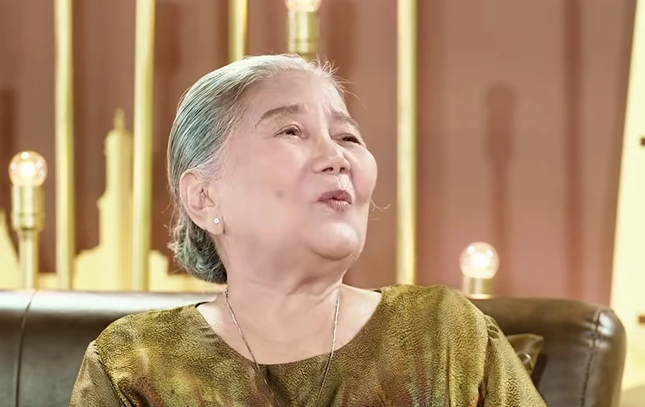 Nữ NSƯT 81 tuổi phải nuôi 2 cháu nội: "Trách nhiệm trên vai tôi rất nặng" Nữ NSƯT 81 tuổi phải nuôi 2 cháu nội: "Trách nhiệm trên vai tôi rất nặng"