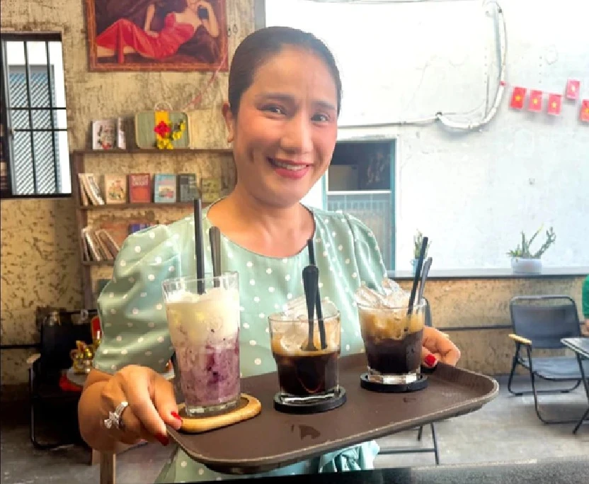 Nữ NSƯT đi bán cà phê ở Gò Vấp TP.HCM thừa nhận thất bại Nữ NSƯT đi bán cà phê ở Gò Vấp TP.HCM thừa nhận thất bại