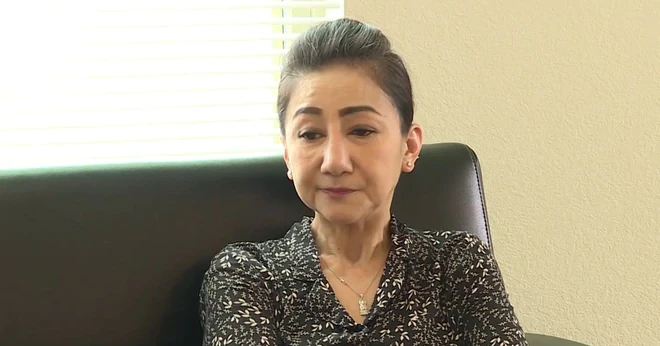 Nữ NSƯT hai đời chồng đi làm nail ở Mỹ: "Tôi vẫn chưa tu đủ" Nữ NSƯT hai đời chồng đi làm nail ở Mỹ: "Tôi vẫn chưa tu đủ"