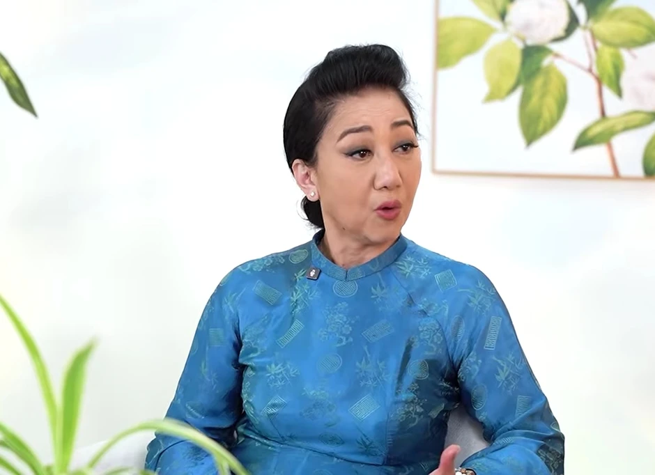 Nữ NSƯT hai đời chồng đi làm nail ở Mỹ: "Tôi vẫn chưa tu đủ" Nữ NSƯT hai đời chồng đi làm nail ở Mỹ: "Tôi vẫn chưa tu đủ"