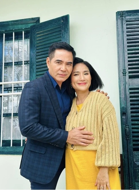 Nữ NSƯT là mẹ đơn thân "về chung một nhà" với người đàn ông cùng quê, SN 1973 Nữ NSƯT là mẹ đơn thân "về chung một nhà" với người đàn ông cùng quê, SN 1973
