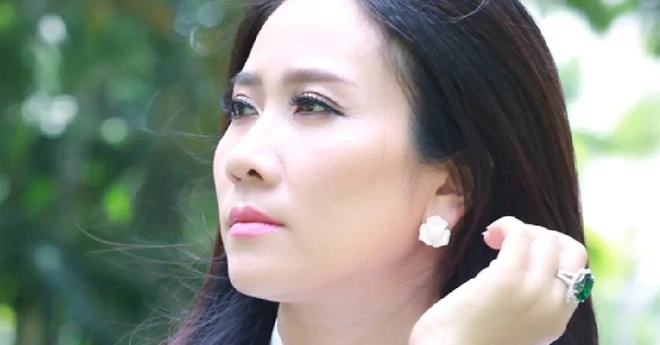 Nữ NSƯT miền Trung vào TP.HCM, tủi thân vì khán giả không mặn mà Nữ NSƯT miền Trung vào TP.HCM, tủi thân vì khán giả không mặn mà