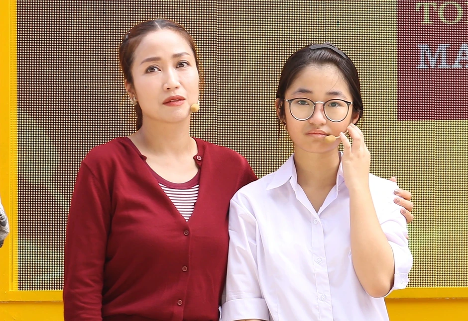 Nữ NSƯT SN 1984 dạy con về tiền, ngỡ ngàng khi con trai nói thẳng 1 chuyện Nữ NSƯT SN 1984 dạy con về tiền, ngỡ ngàng khi con trai nói thẳng 1 chuyện