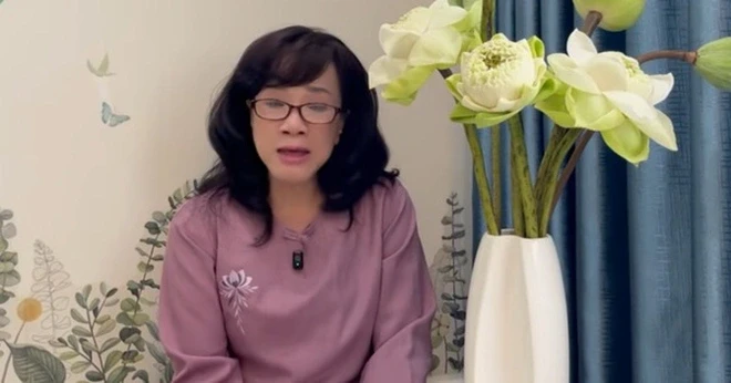 Nữ NSƯT từ Mỹ về bật khóc nức nở: "Con hết sức rồi!" Nữ NSƯT từ Mỹ về bật khóc nức nở: "Con hết sức rồi!"