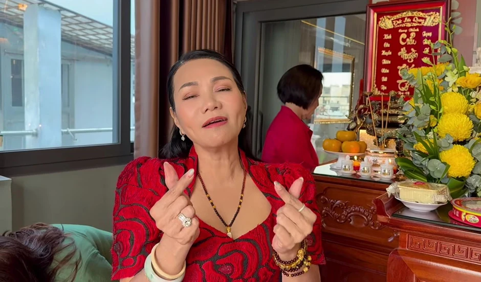 Nữ NSƯT từ Mỹ về làm tiệc đãi hơn 300 người Nữ NSƯT từ Mỹ về làm tiệc đãi hơn 300 người