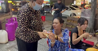 Nữ NSƯT từ Mỹ về: Phải mượn tiền để làm từ thiện ngay tại vỉa hè