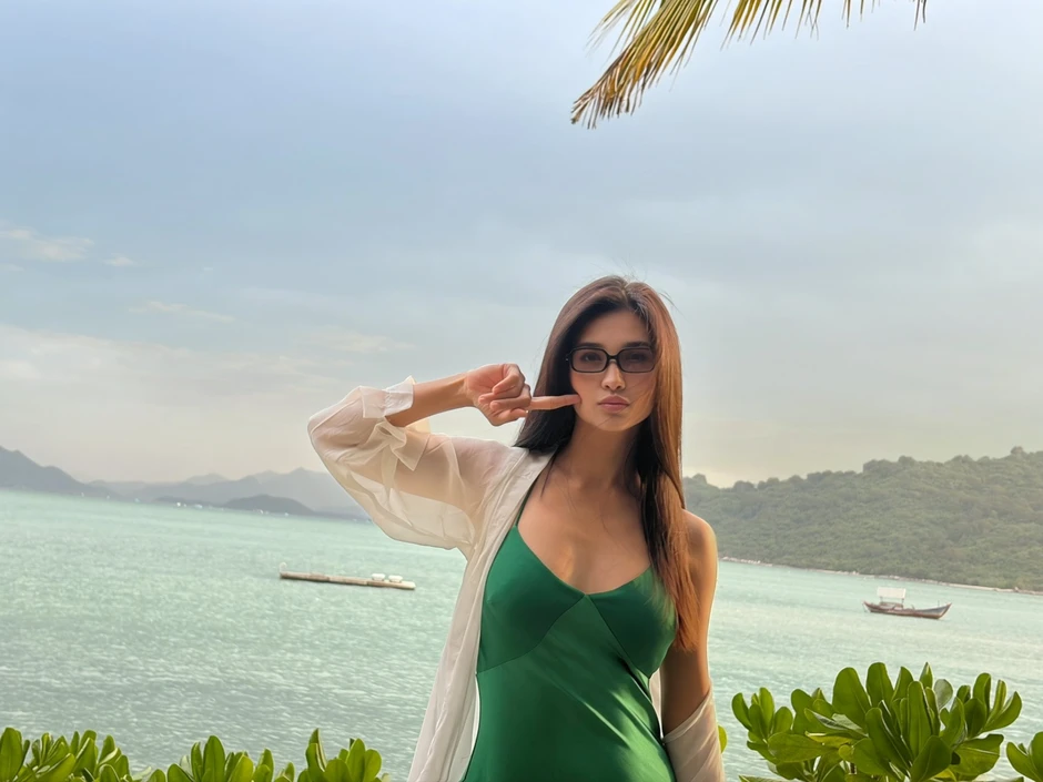 Nữ NSƯT xinh đẹp bậc nhất Việt Nam: 39 tuổi có con gái ruột 19 tuổi, làm mẹ đơn thân gần 2 thập kỷ Nữ NSƯT xinh đẹp bậc nhất Việt Nam: 39 tuổi có con gái ruột 19 tuổi, làm mẹ đơn thân gần 2 thập kỷ