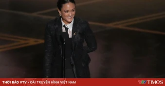 Nữ quay phim da màu đầu tiên nhận tượng vàng Oscar
