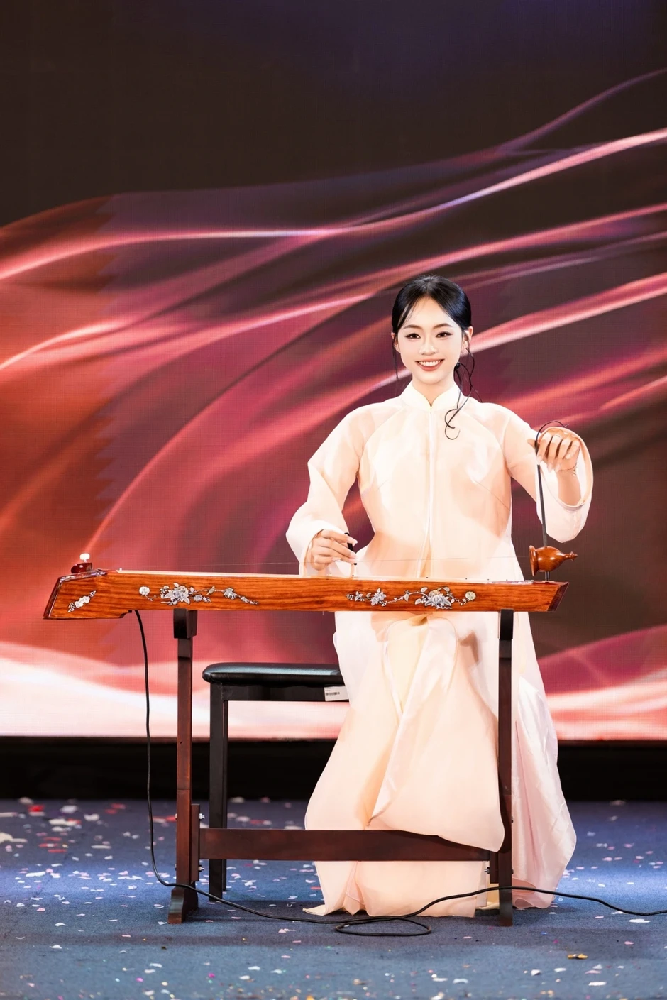 Nữ sinh vượt khó là ứng viên sáng giá tại Miss World Vietnam 2025 Nữ sinh vượt khó là ứng viên sáng giá tại Miss World Vietnam 2025