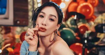 Ở tuổi 56, biểu tượng gợi cảm gốc Việt mong có con với chồng kém 12 tuổi