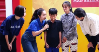 Ốc Thanh Vân bật khóc trên truyền hình vì cậu bé 13 tuổi