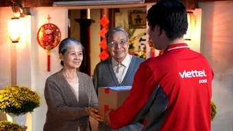 Ông bố sững người trước câu hỏi của con gái trong phim Tết của Tập đoàn Viettel