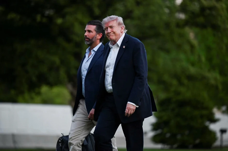 Ông Donald Trump tuyên bố không dự đám cưới con trai cả Ông Donald Trump tuyên bố không dự đám cưới con trai cả