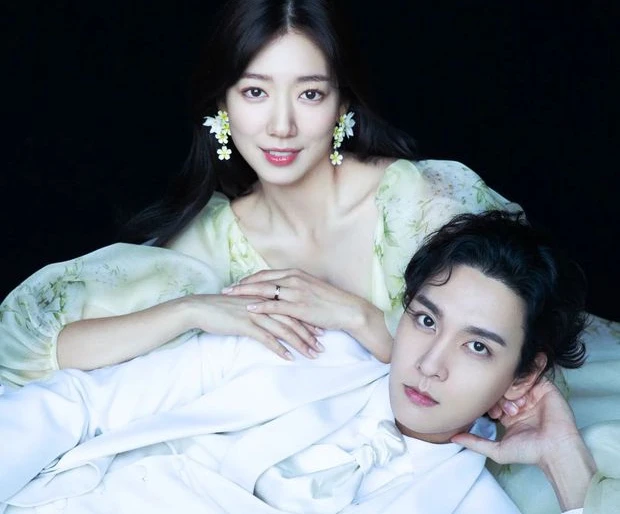 Park Shin Hye mang thai con thứ 2 sau 4 năm cưới tài tử tai tiếng