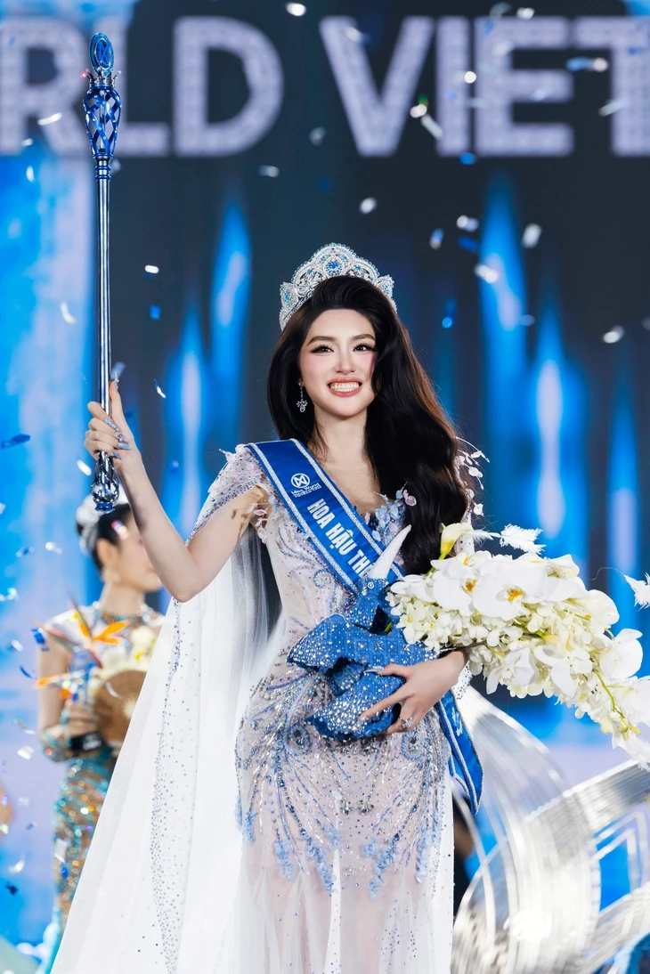 Phan Phương Oanh đoạt vương miện Miss World Vietnam có xứng đáng? Phan Phương Oanh đoạt vương miện Miss World Vietnam có xứng đáng?