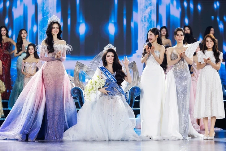 Phan Phương Oanh đoạt vương miện Miss World Vietnam có xứng đáng? Phan Phương Oanh đoạt vương miện Miss World Vietnam có xứng đáng?