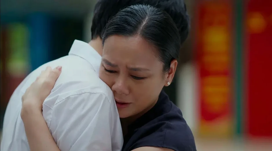 Phía bên kia thành phố - Tập 14: Mẹ Khuê bật khóc ân hận vì dạy con nhẫn nhịn, sự thật về "trò ngoan" Thái bị lật tẩy Phía bên kia thành phố - Tập 14: Mẹ Khuê bật khóc ân hận vì dạy con nhẫn nhịn, sự thật về "trò ngoan" Thái bị lật tẩy