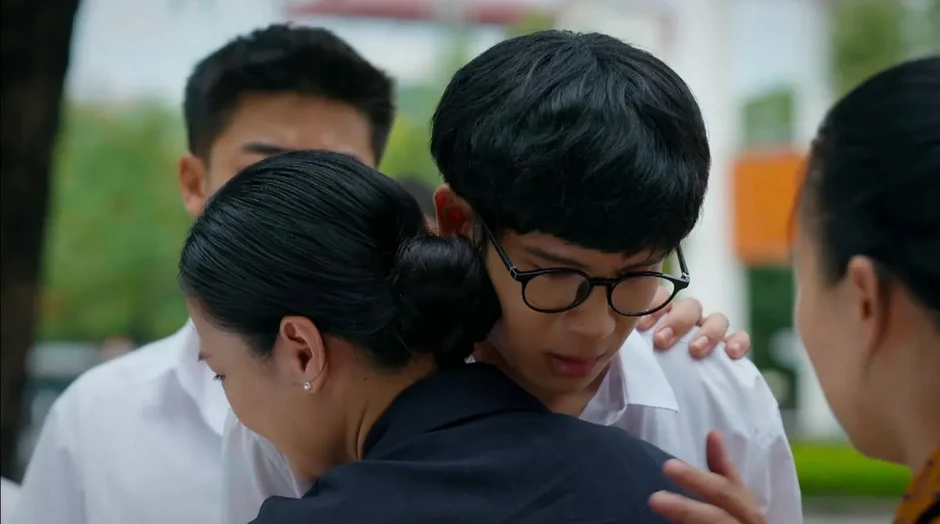Phía bên kia thành phố - Tập 14: Mẹ Khuê bật khóc ân hận vì dạy con nhẫn nhịn, sự thật về "trò ngoan" Thái bị lật tẩy Phía bên kia thành phố - Tập 14: Mẹ Khuê bật khóc ân hận vì dạy con nhẫn nhịn, sự thật về "trò ngoan" Thái bị lật tẩy